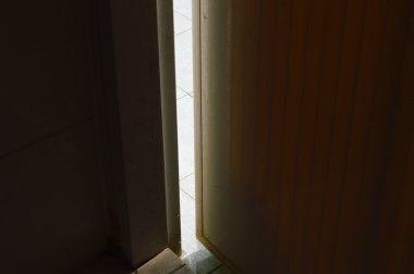 ışık kapı karanlıkta Aralık üzerinden elemek