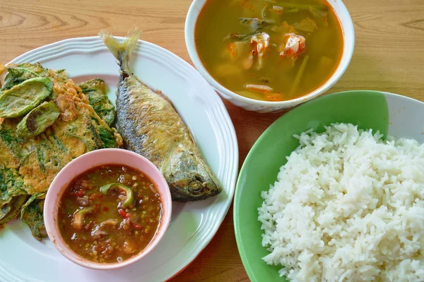 Set de comida tailandesa comer pareja con arroz llano — Foto de Stock