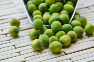 Bambu plaka vurgunun Demir Lotus tohum