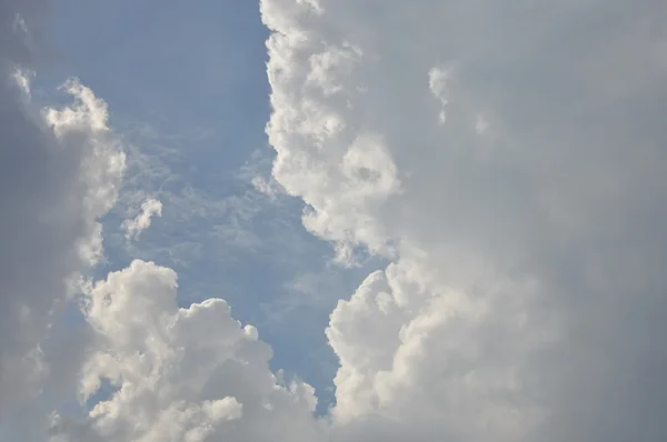 Nuvem e céu fundo — Fotografia de Stock