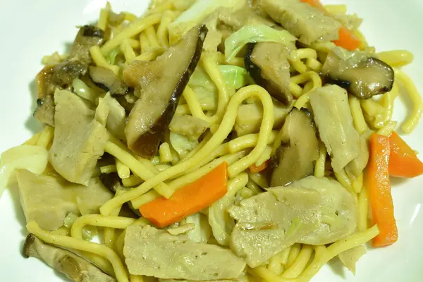 Revuelva Los Fideos Amarillos Fritos Con Repollo Tofu Comida Vegetariana — Foto de Stock