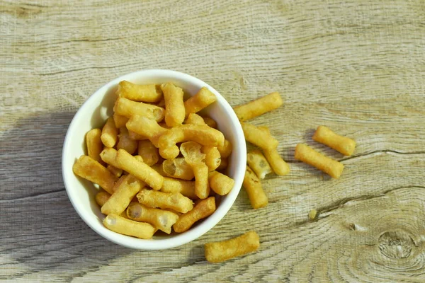 Mini Pasta Cinese Fritta Croccante Tazza Sul Tavolo — Foto Stock