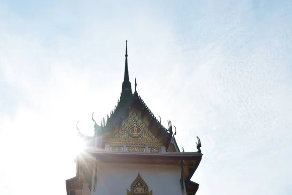 โบสถ พระพ ทธร ปไชยม พระพ ทธศาสนาหร อพระพ ทธร งคงเคารพในประเทศไทย — ภาพถ่ายสต็อก