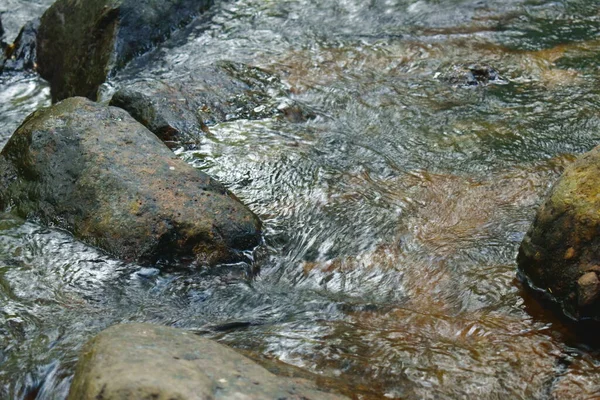 Água Caindo Rocha Passo Rio Pedra Cachoeira Tailândia — Fotografia de Stock