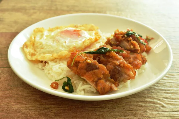 Spicy Fried Crispy Chicken Basil Leaf Chilli Topping Egg Rice — Stock Photo, Image