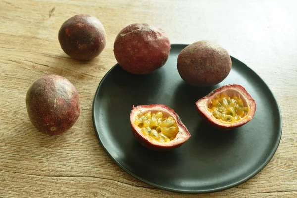 Passion Fruit Taste Sweet Sour Half Cut Plate — Stock Photo, Image