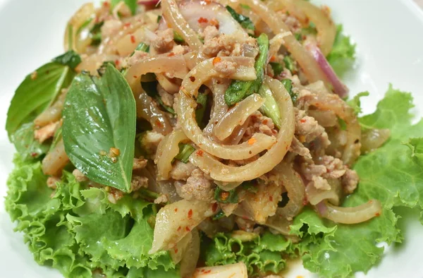 Thai Picante Chuleta Cerdo Rebanada Ensalada Piel Con Verduras Frescas — Foto de Stock