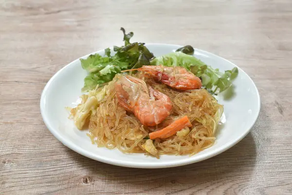 Fideos Fritos Vidrio Con Camarones Col Con Huevo Plato —  Fotos de Stock