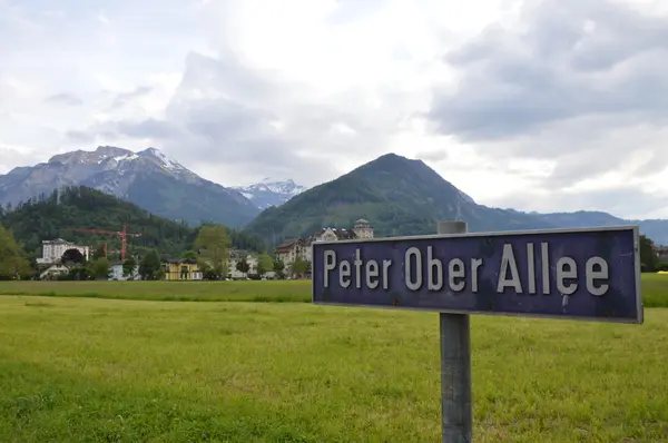 Peter Ober Allee w Interlaken — Zdjęcie stockowe