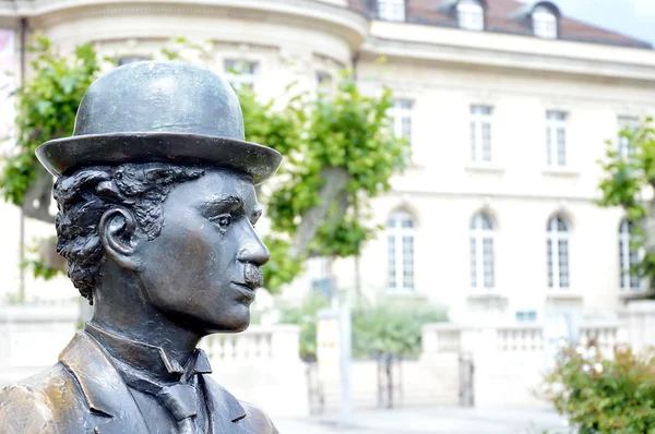 Chalie Chaplin monument i Schweiz — Stockfoto