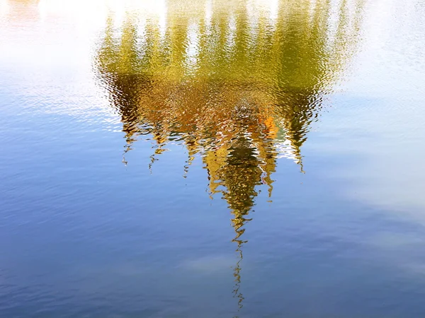 Reflexão do pavilhão tailandês — Fotografia de Stock