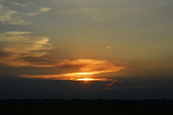 Puesta de sol en el campo de paddle — Foto de Stock