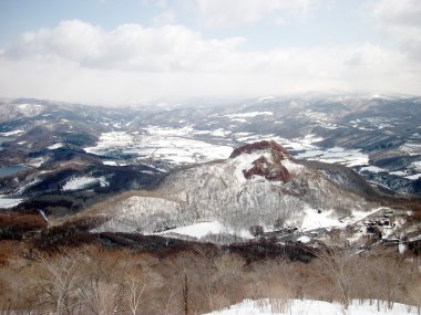 Hokkaido Japonya'da dağda kar