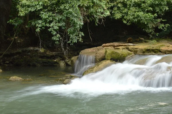 Paisagem da cachoeira — Fotografia de Stock