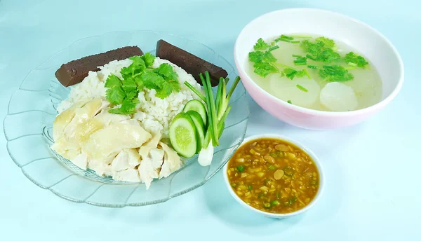 Reis gedünstet mit Hühnersuppe — Stockfoto