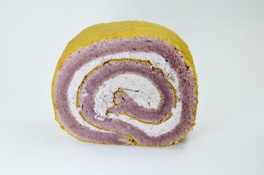 Böğürtlenli reçel rulo