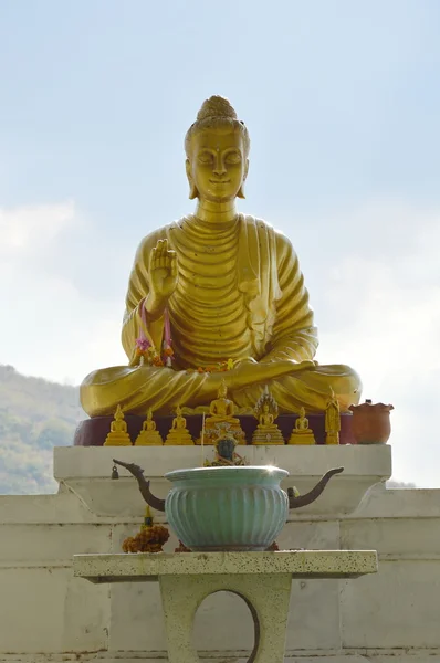 Altın buddha — Stok fotoğraf