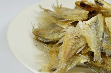 gurami çanak üzerinde ateş