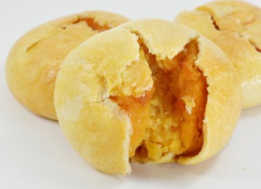 Haşlanmış yumurtayı muhallebi