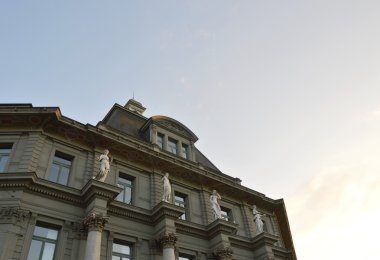 Sıva meleğin Binası Luzern Switzerlnd de akşam