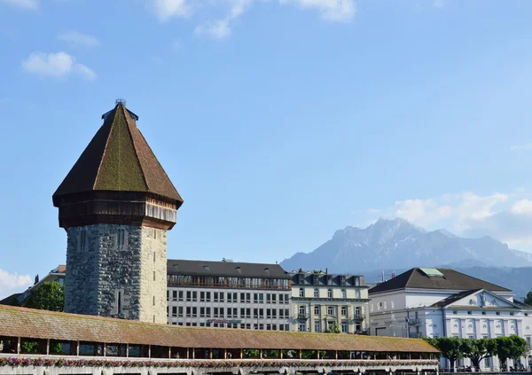 Chaple most ancient więzienia i punkt orientacyjny w Lucerna Switzerlnd — Zdjęcie stockowe