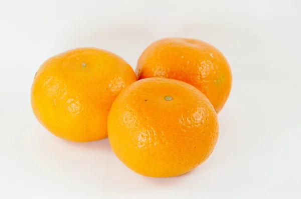 Naranja sobre fondo blanco — Foto de Stock