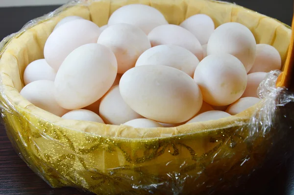 Duck egg in basket — Stock Photo, Image