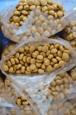 plastik torba köpek maması
