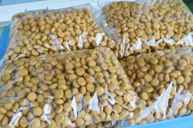 plastik torba köpek maması