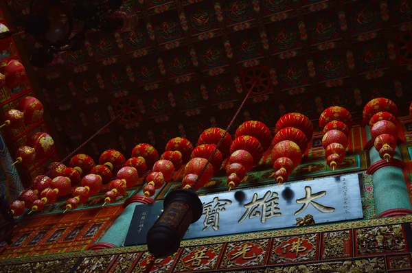 中国的灯笼，在屋顶上 — 图库照片