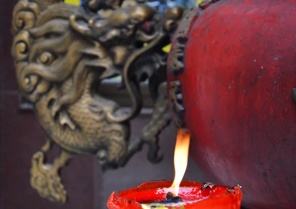 蜡烛和龙 — 图库照片