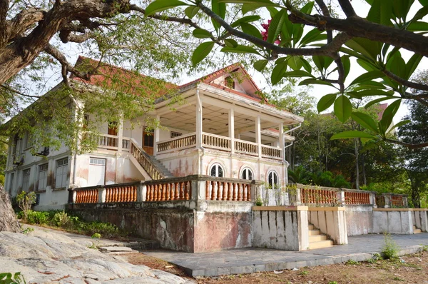 Antigua casa de excelencia tailandesa en el pasado — Foto de Stock