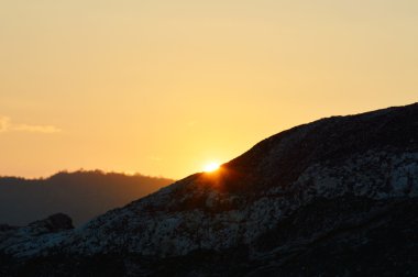 Dağda gün batımı