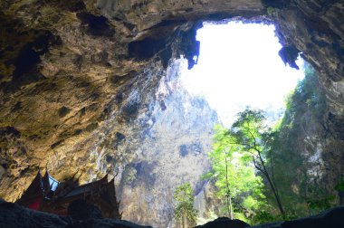 Mağara eski Tay Pavyonu