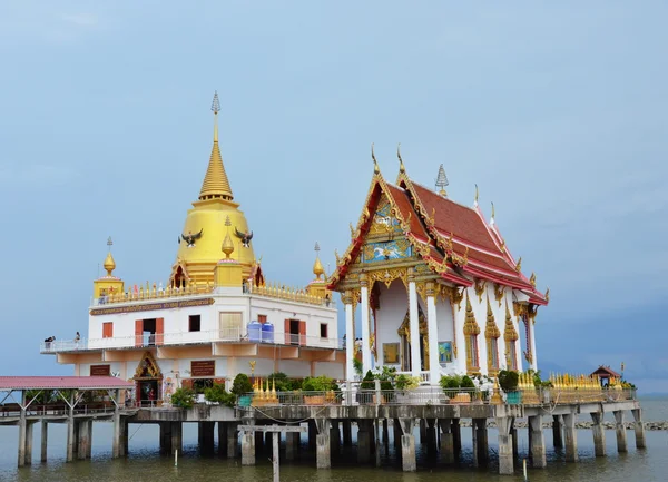 Buddhista templom a tenger — Stock Fotó