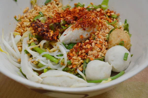 Spicy noodle with fish ball — Stock Photo, Image