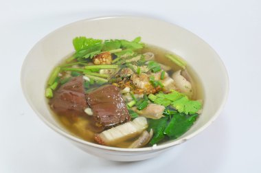 Haşlanmış domuz kan ve bağırsaklar çorbası