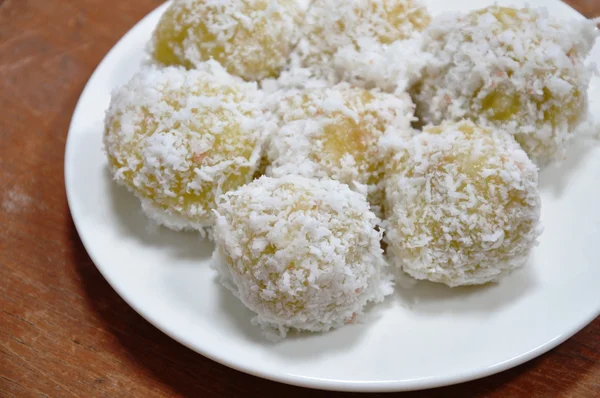 Bola de coco blanco postre tailandés —  Fotos de Stock