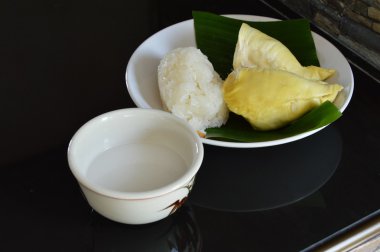 Durian ve yapışkan pirinç