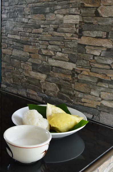 Riso durian e appiccicoso con latte di cocco — Foto Stock
