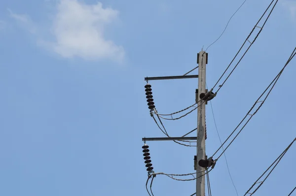 Nagyfeszültségű elektromos pole — Stock Fotó