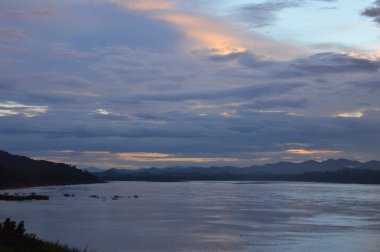 Tayland Sunset'teki Mekong Nehri
