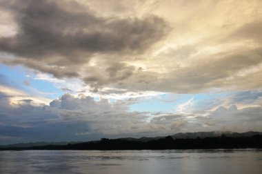 Tayland Sunset'teki Mekong Nehri