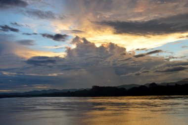 Tayland Sunset'teki Mekong Nehri