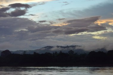 Tayland Sunset'teki Mekong Nehri