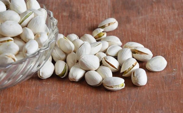 Pistachio nut in glass bowl — Stock Photo, Image