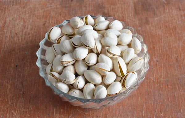 Pistachio nut in glass bowl — Stock Photo, Image