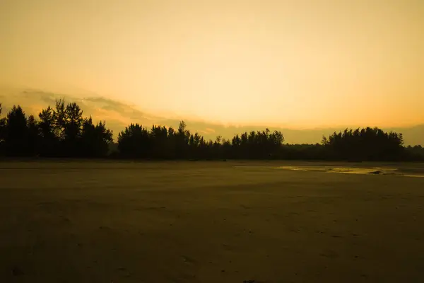 Lever Soleil Sur Une Plage Paisible Silencieuse Vide — Photo