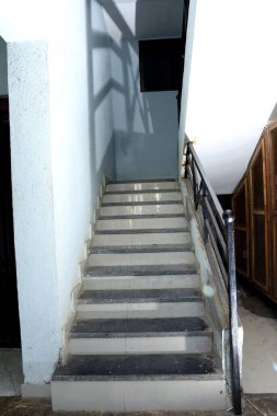 Kalmaya hazır bir merdiven.