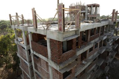 İnşaat halindeki bir binanın terası